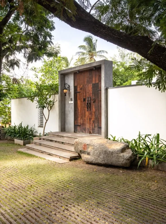 Main Entrance — Dwar